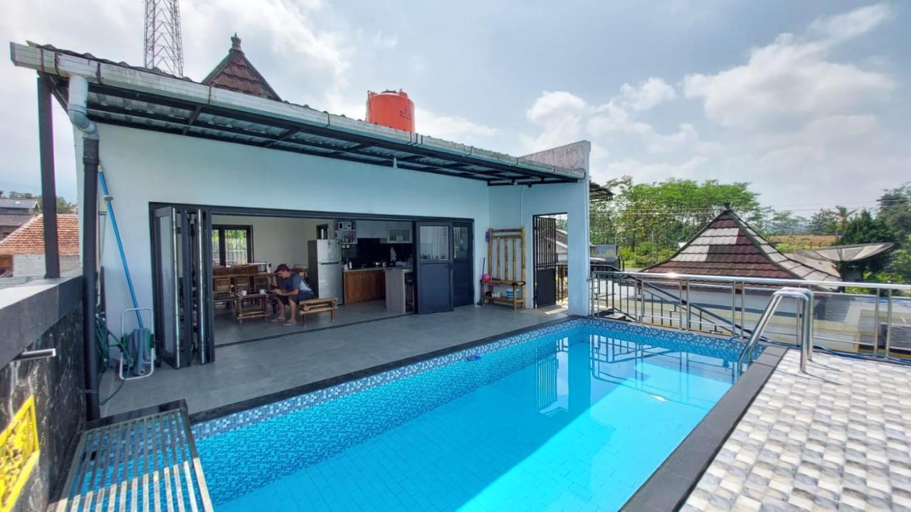 Pool Villa Saung Suluh Purwokerto Exterior photo