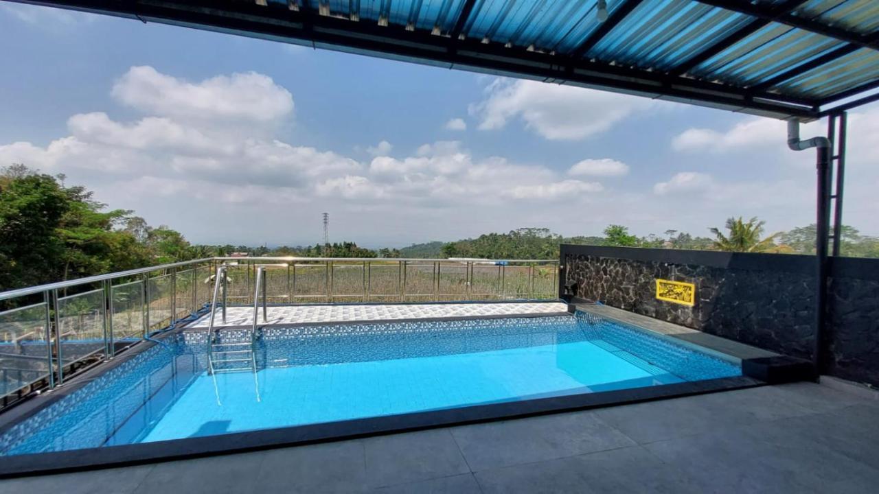Pool Villa Saung Suluh Purwokerto Exterior photo